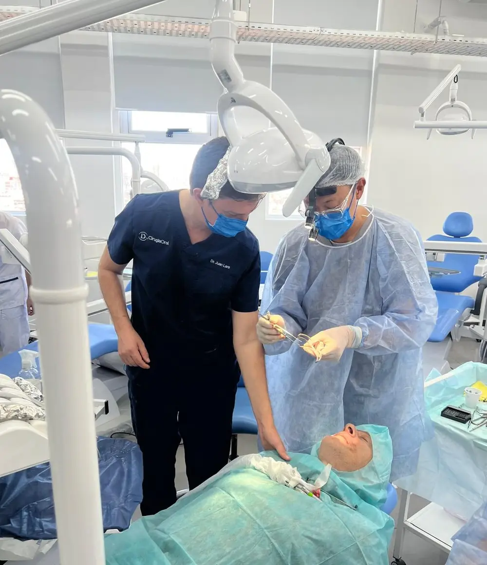 The clinical setting of the live implant course in the USA